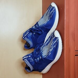 Adidas TUBULAR Blue and White Running Shoe 9.5 Mens Lace up low top
